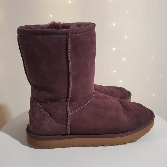 UGG Womens Classic Short II Boots Size 7 Sheepskin Leather Fur Lined Plum Purple - Picture 3 of 10